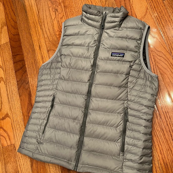 Patagonia Jackets & Blazers - Patagonia Women’s Down Vest Medium